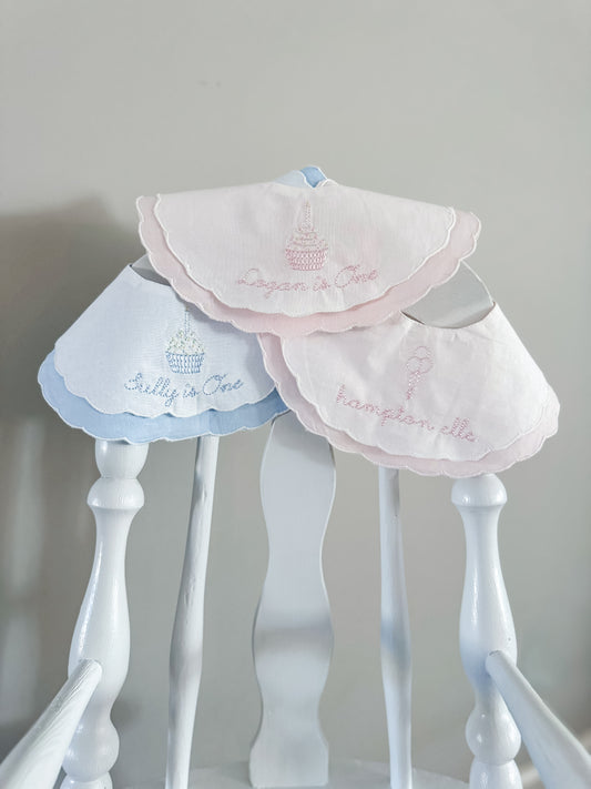 Scalloped Linen Bib